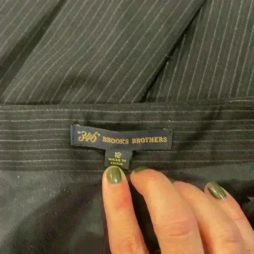 Brooks brothers size 12 knee length skirt. Navy blue with pinstripe and pleat. - Picture 3 of 5